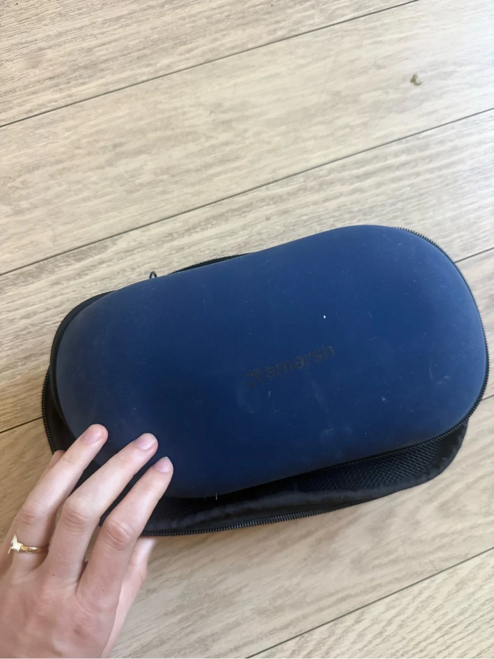 Silicon electronics travel case